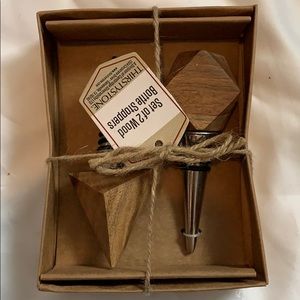 NWT Macy’s Wooden Wine Stoppers